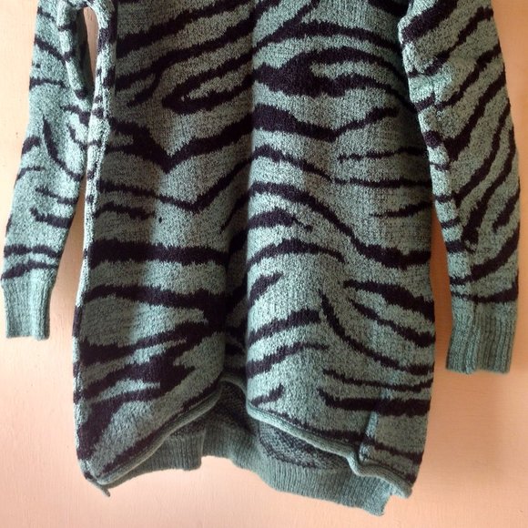 Green Tiger Striped Sweater - Picture 2 of 5